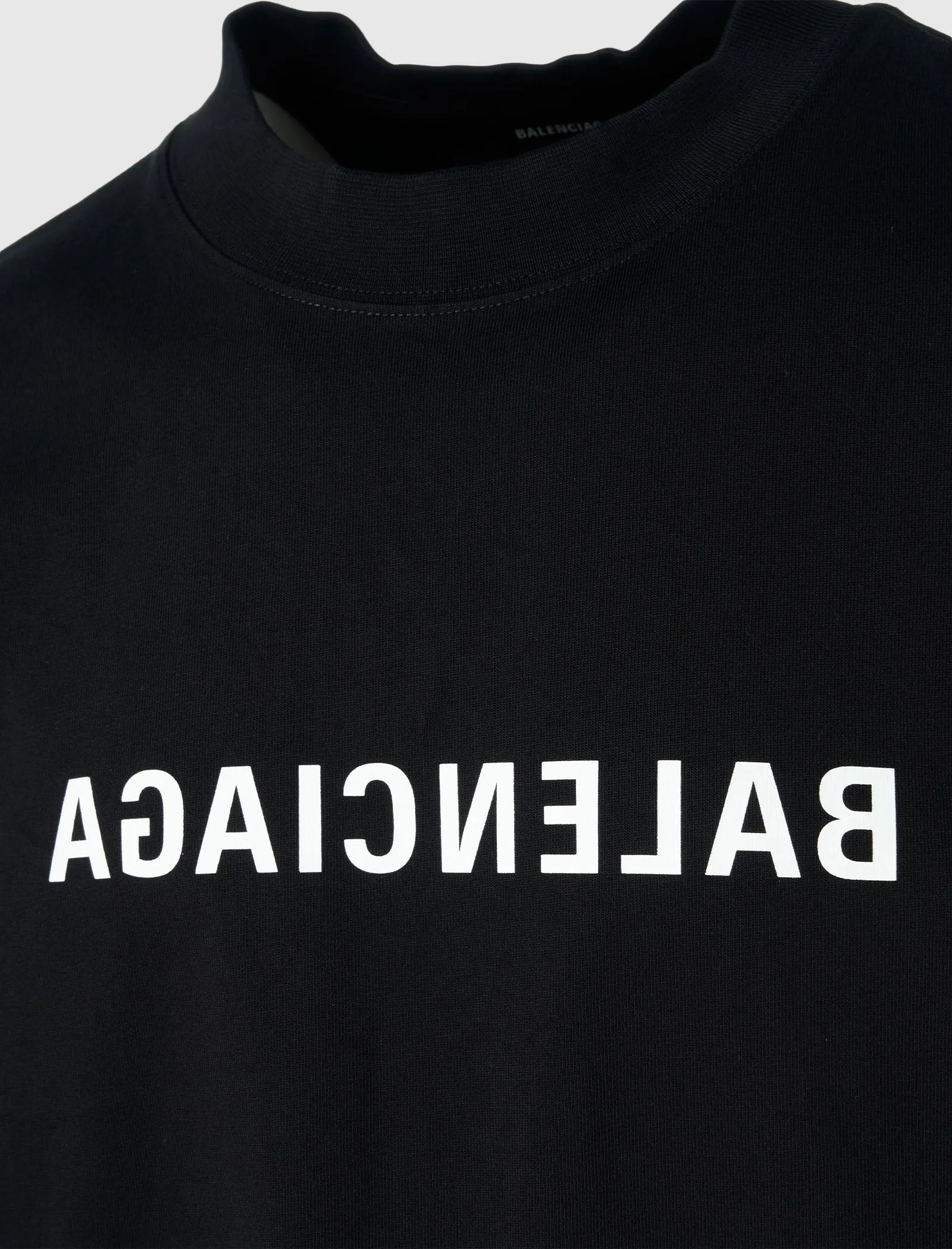 MEDIUM FIT T-SHIRT