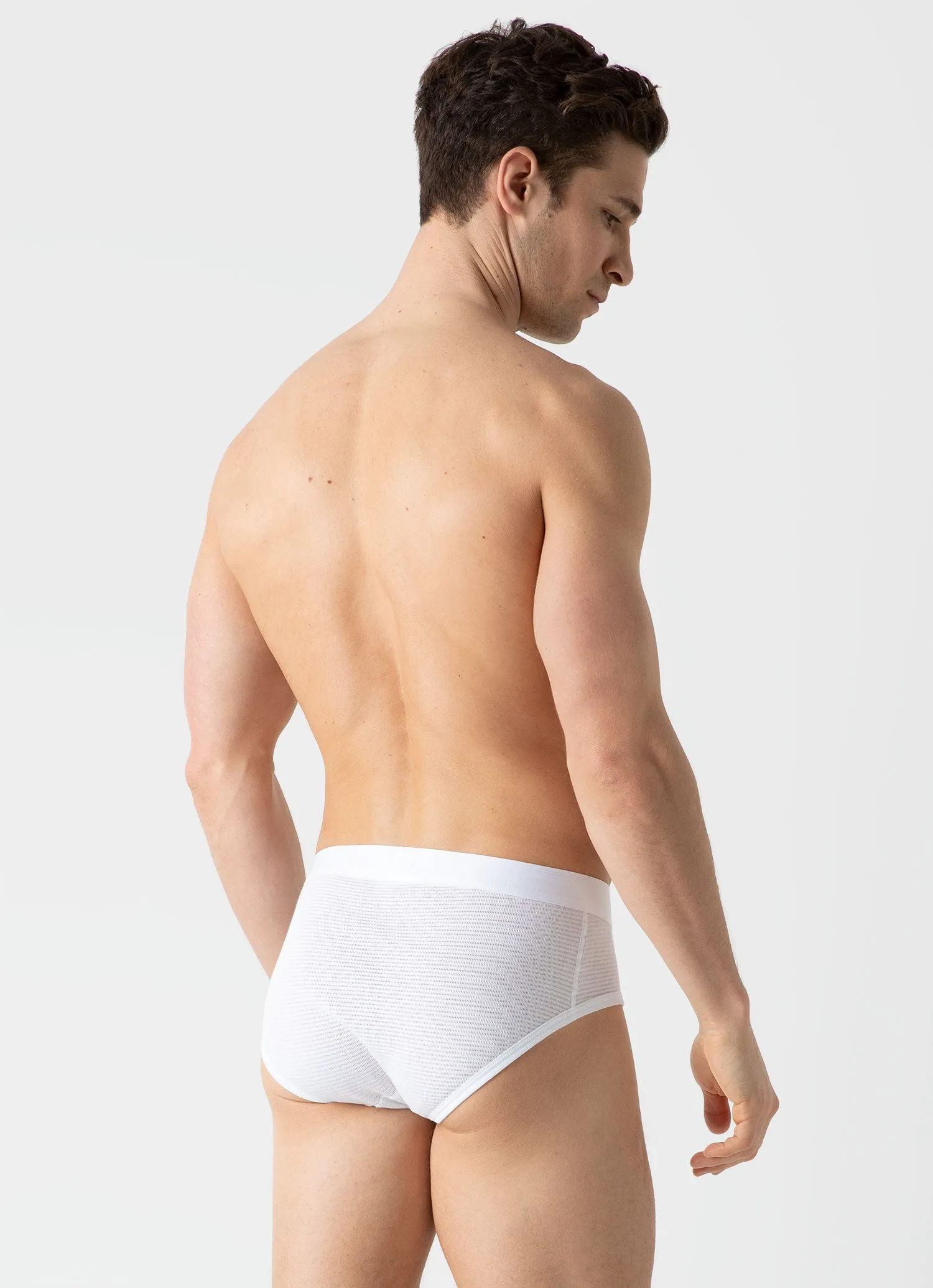 Men's Cellular Cotton Briefs in White Sunspel