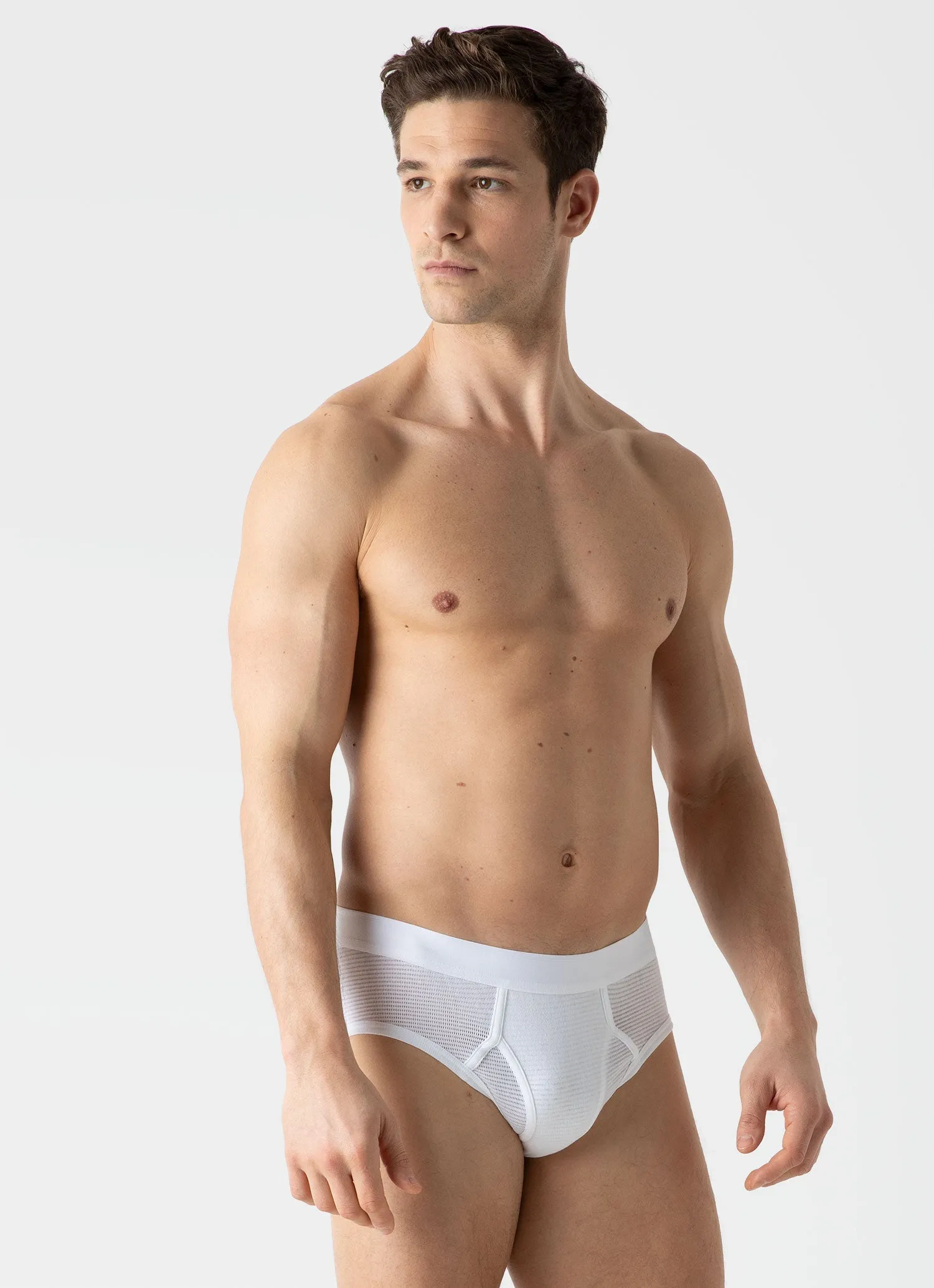 Men's Cellular Cotton Briefs in White Sunspel