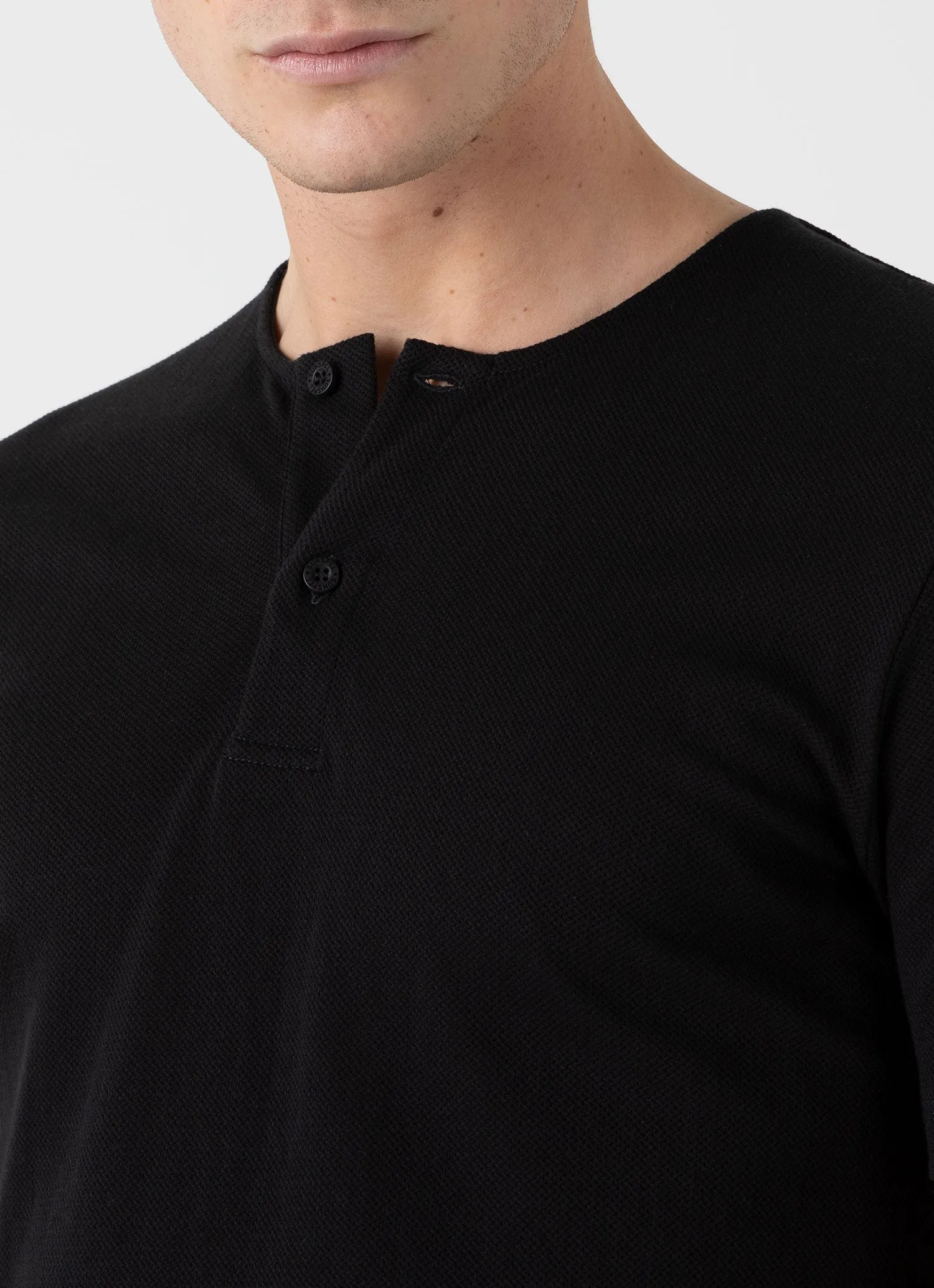 Men's Riviera Henley in Black Sunspel