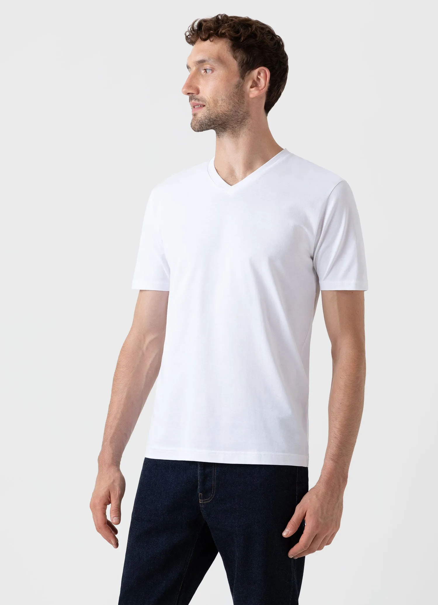 Men's Riviera V-neck T-shirt in White Sunspel