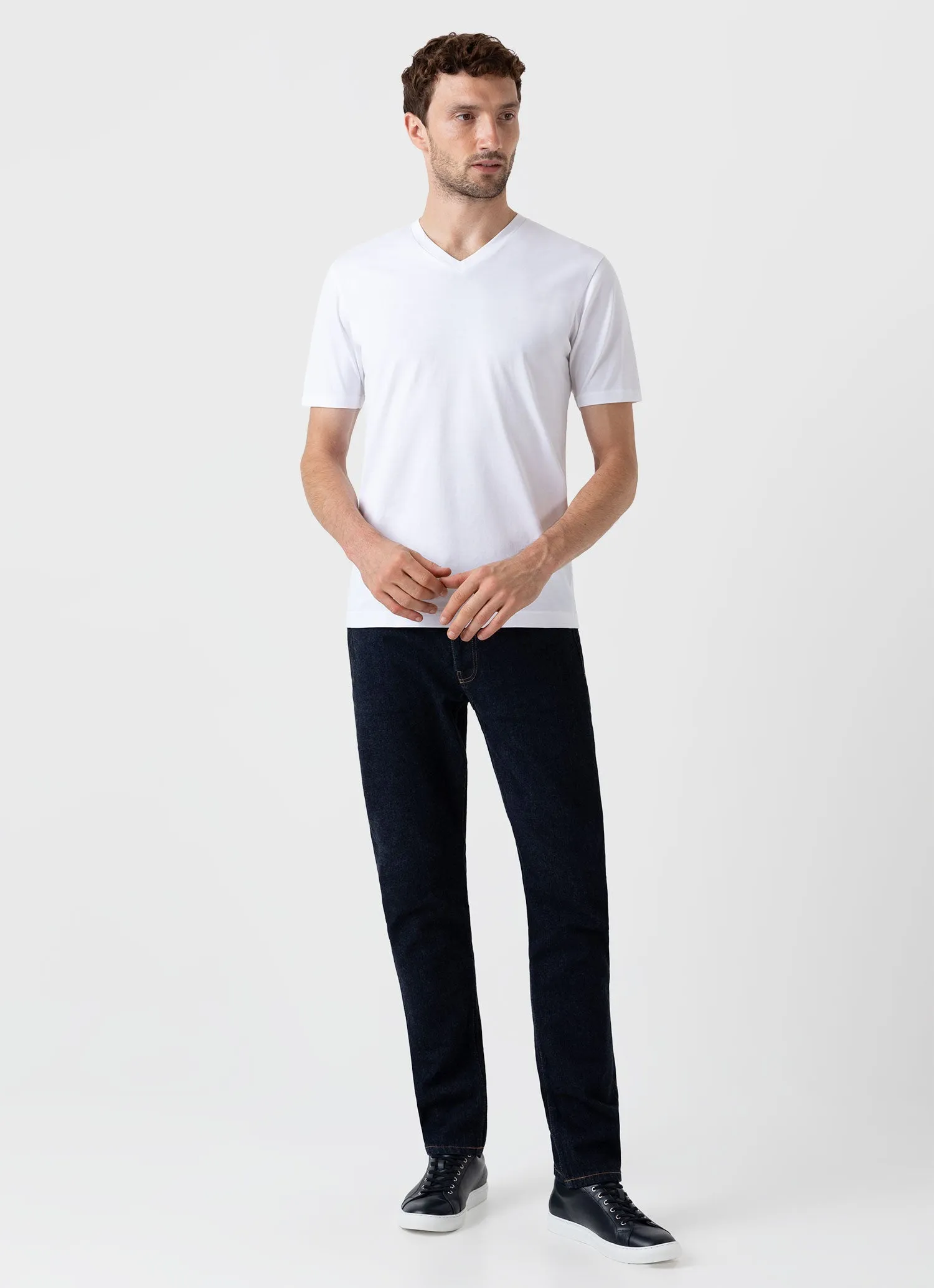 Men's Riviera V-neck T-shirt in White Sunspel
