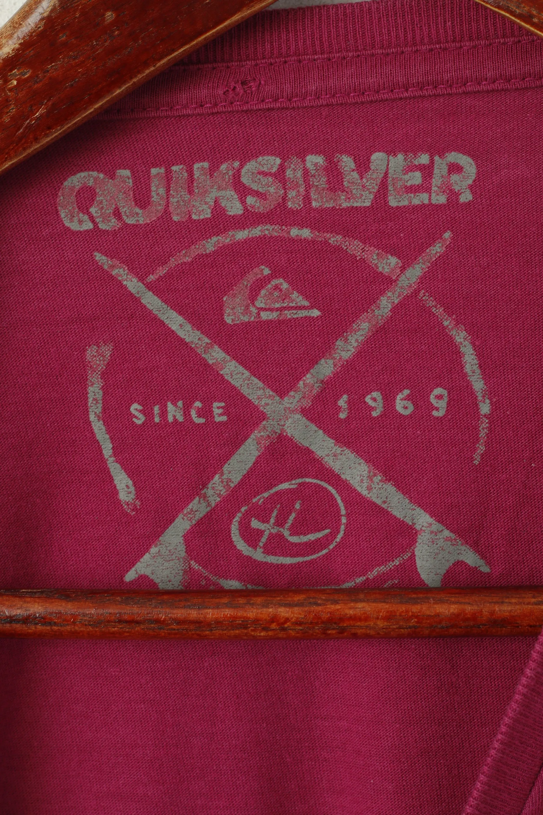 Quiksilver Mes XL T- Shirt Maroon Cotton Graphic Crew Neck Summer