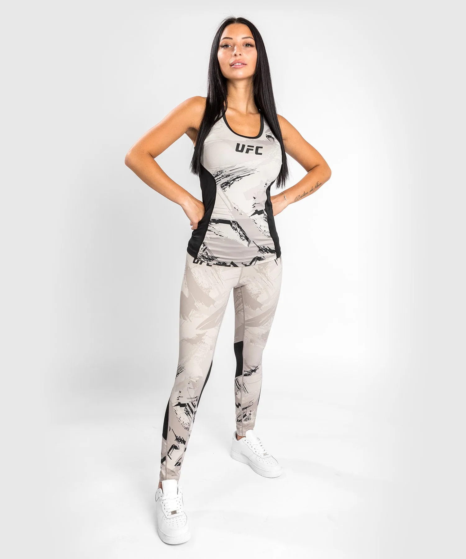 UFC Venum Authentic Fight Week Women’s 2.0 Performance Tank Top - Sand/Black